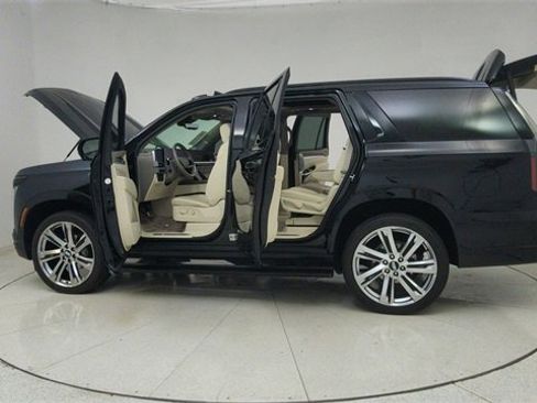 Used 2025 Cadillac Escalade Sport Platinum w/ LPO, Floor Liner Package image 82