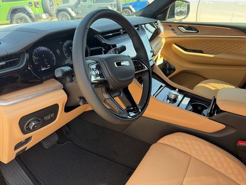New 2026 Jeep Grand Cherokee Summit AWD/4WD image 11