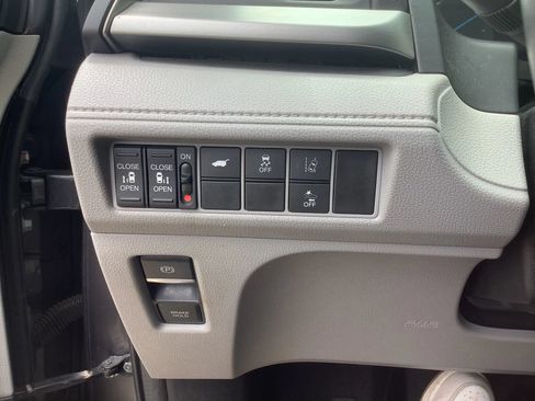 Used 2018 Honda Odyssey EX-L image 30