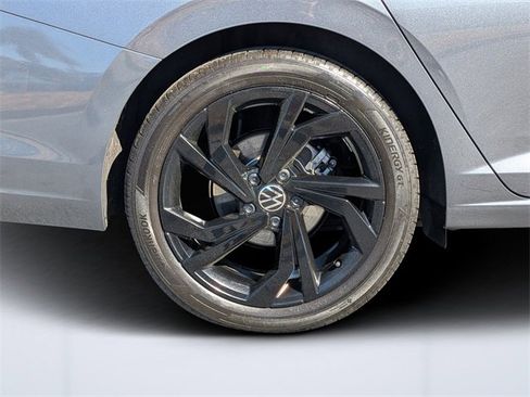 Used 2025 Volkswagen Jetta SE image 10