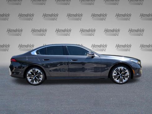 Used 2026 BMW 530i w/ Convenience Package RWD image 6