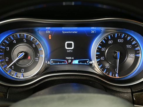 Used 2019 Chrysler 300 Limited image 20