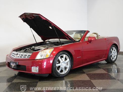 Used 2005 Cadillac XLR image 35