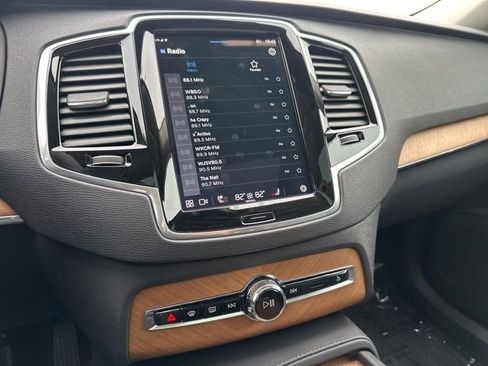 Certified 2024 Volvo XC90 T8 Plus w/ Protection Package Premier image 22