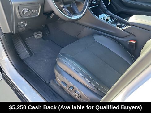 New 2025 Jeep Grand Cherokee Altitude RWD image 29