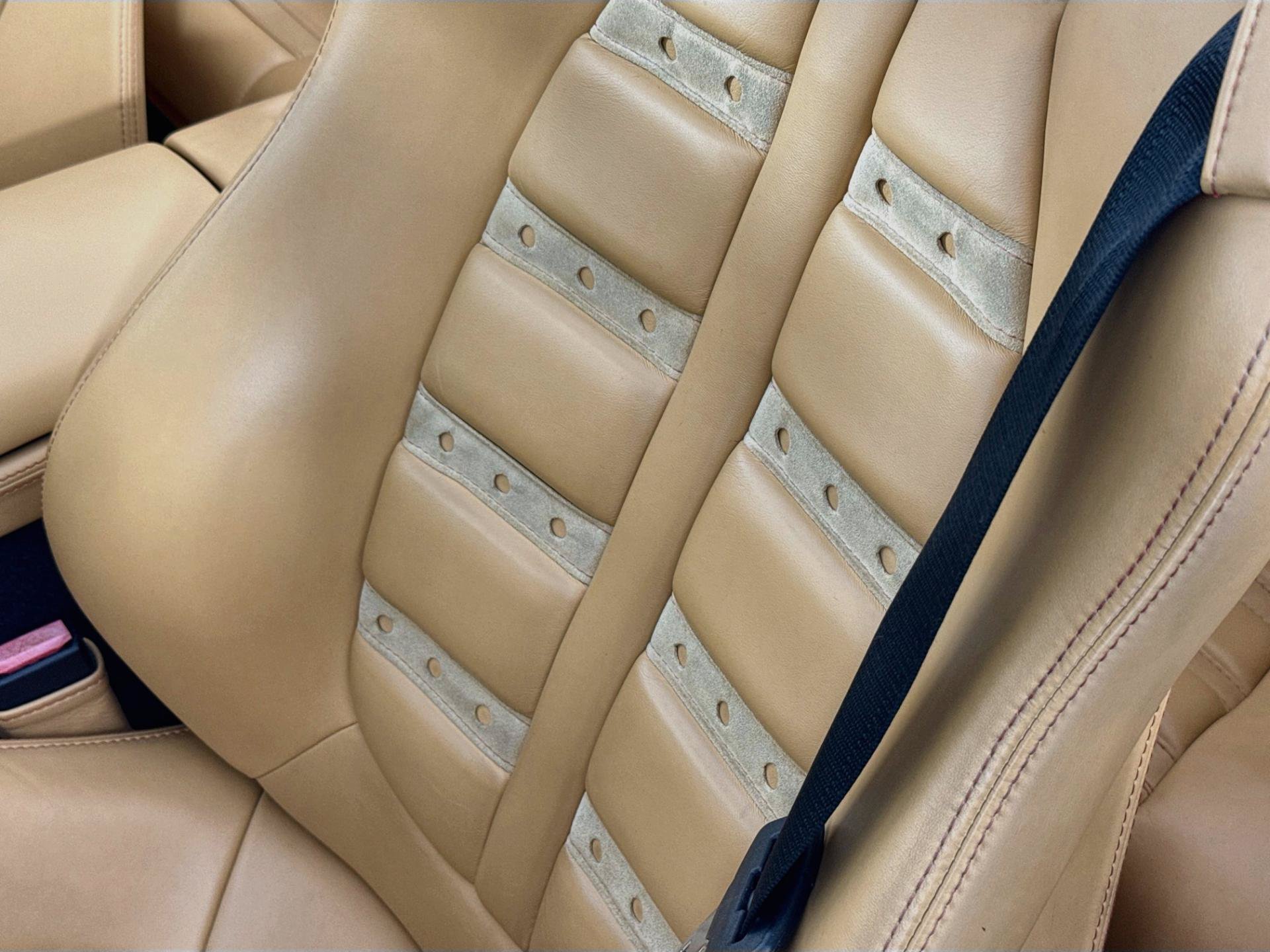 Used 2010 Ferrari California RWD image 20