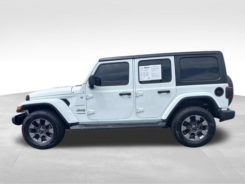 Used 2018 Jeep Wrangler Unlimited Sahara AWD/4WD image 4