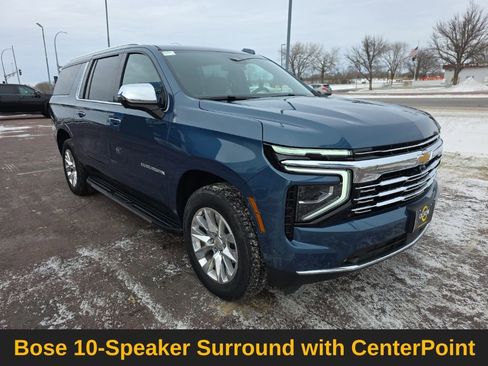 Used 2025 Chevrolet Suburban Premier image 9