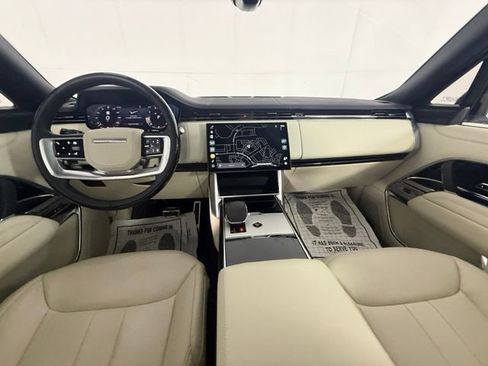 Used 2025 Land Rover Range Rover Long Wheelbase SE AWD/4WD image 35