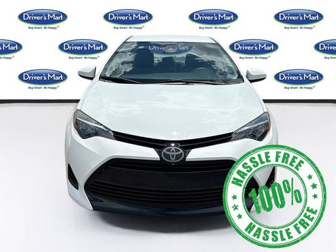 Used 2018 Toyota Corolla LE FWD image 2