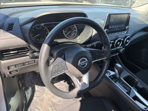 Used 2023 Nissan Sentra SV image 9