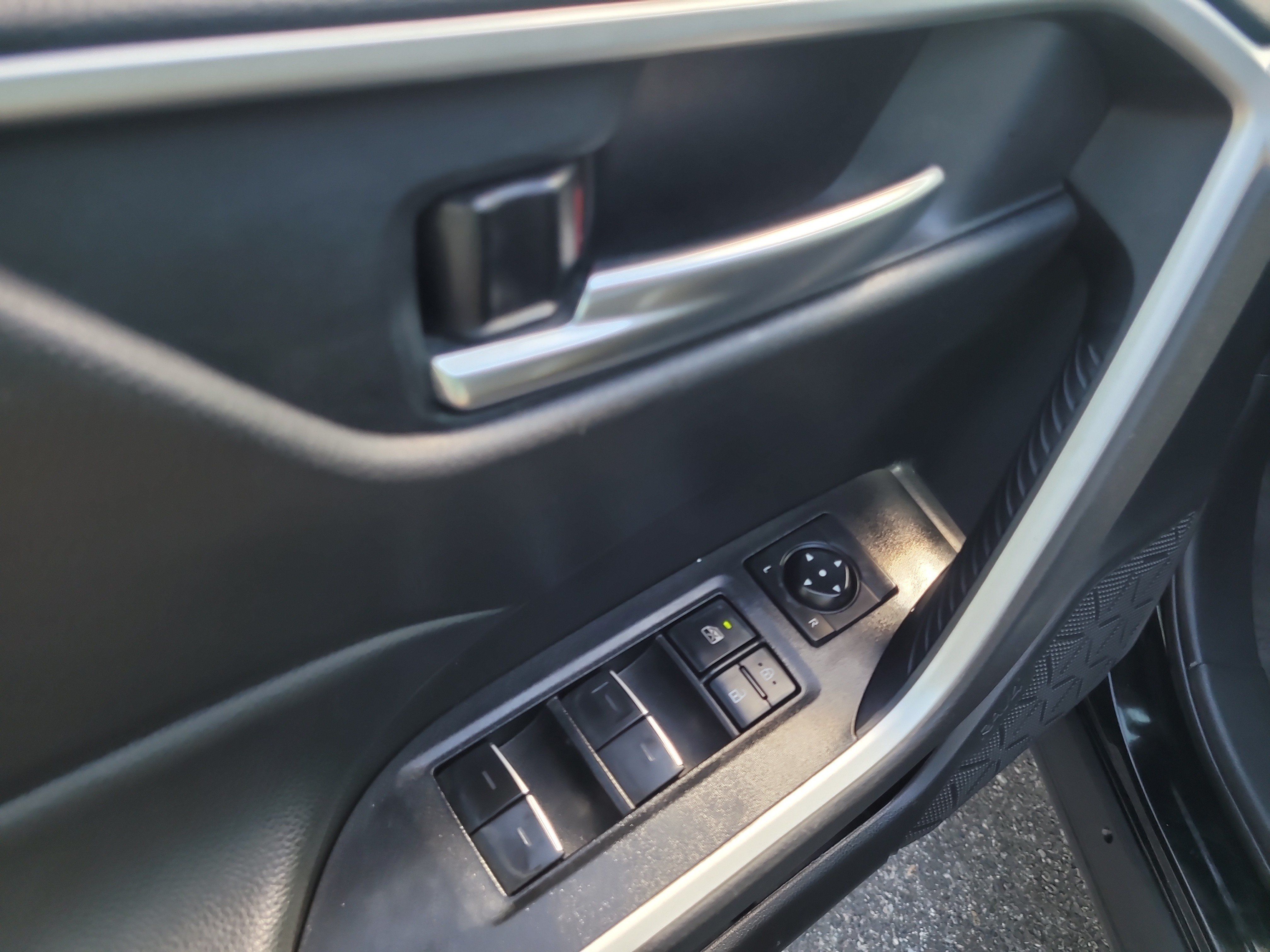 Certified 2025 Toyota RAV4 Woodland Edition AWD/4WD image 18