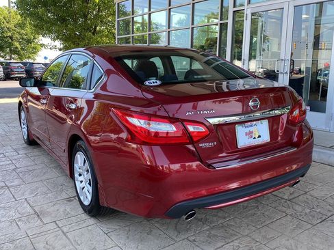 Used 2017 Nissan Altima 2.5 S w/ Power Driver Seat Package FWD image 5