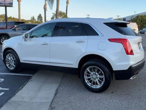 Used 2017 Cadillac XT5 Luxury w/ Driver Awareness Package image 6