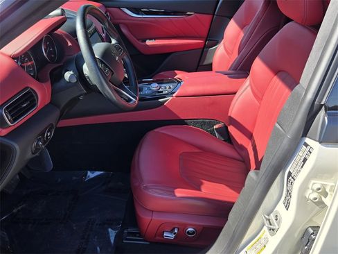 Used 2022 Maserati Levante Modena image 12
