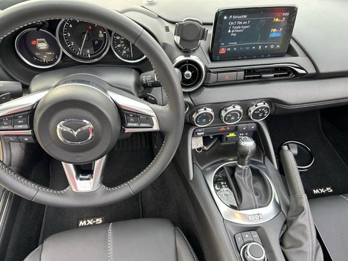Used 2023 MAZDA MX-5 Miata Grand Touring RWD image 43