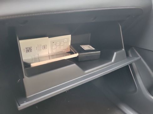 Used 2025 Buick Enclave Sport Touring w/ Power Package image 35