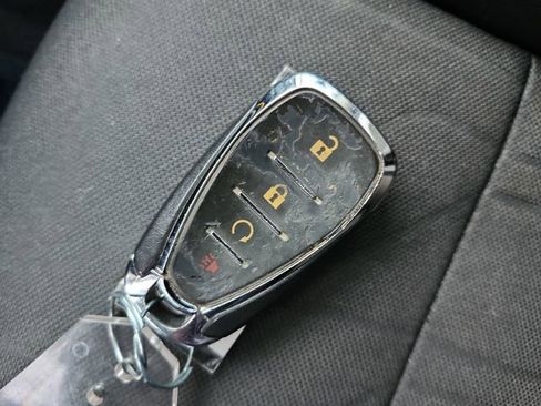 Used 2020 Chevrolet Trax LT w/ LT Convenience Package image 18