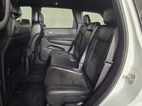 Used 2019 Jeep Grand Cherokee Altitude RWD image 24