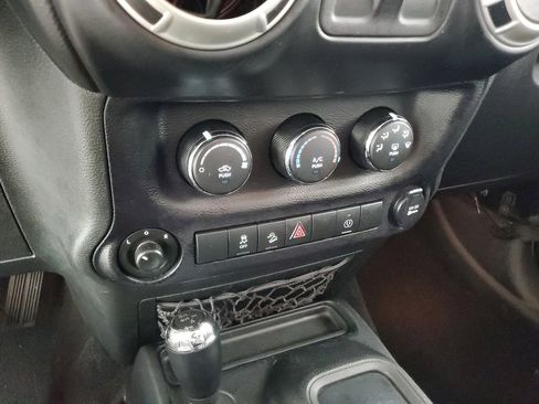 Used 2017 Jeep Wrangler Sahara w/ Connectivity Group image 16