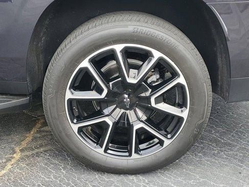 Used 2024 Chevrolet Suburban RST RWD image 6