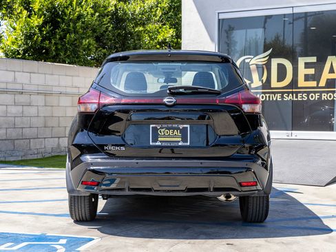 Used 2023 Nissan Kicks S FWD image 11