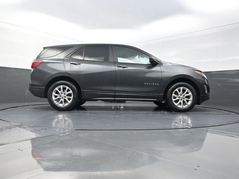 Used 2020 Chevrolet Equinox LS w/ LS Convenience Package AWD/4WD image 10