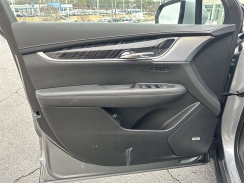 Certified 2025 Cadillac XT6 Premium Luxury image 10