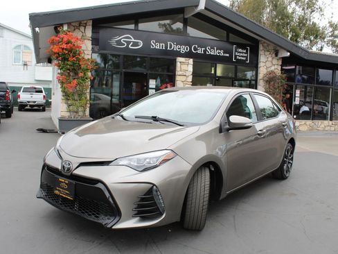 Used 2018 Toyota Corolla SE w/ Carpet Mat Package (TMS) image 1