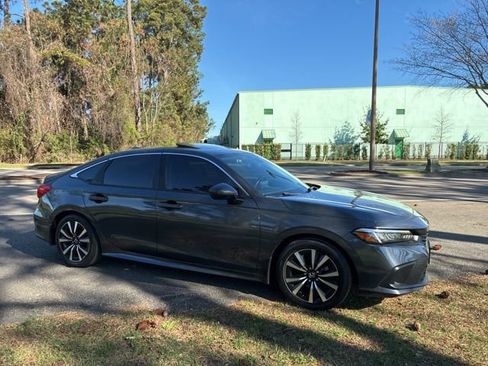 Used 2022 Honda Civic EX image 3