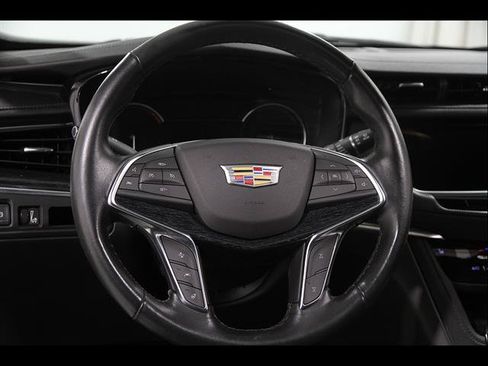 Used 2022 Cadillac XT5 Premium Luxury AWD/4WD image 7