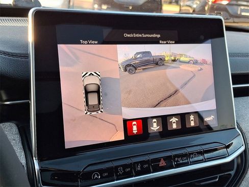 Used 2023 Jeep Compass Latitude w/ Sun and Sound Group image 17