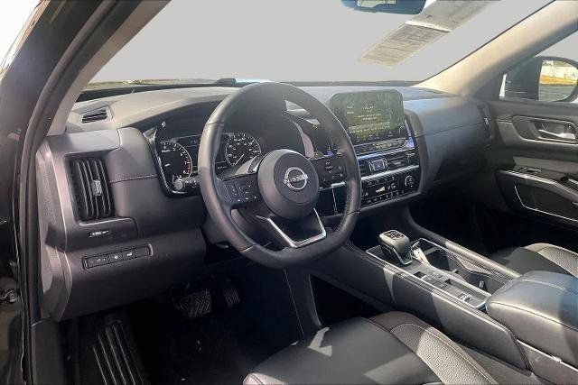 Certified 2024 Nissan Pathfinder SL FWD image 17