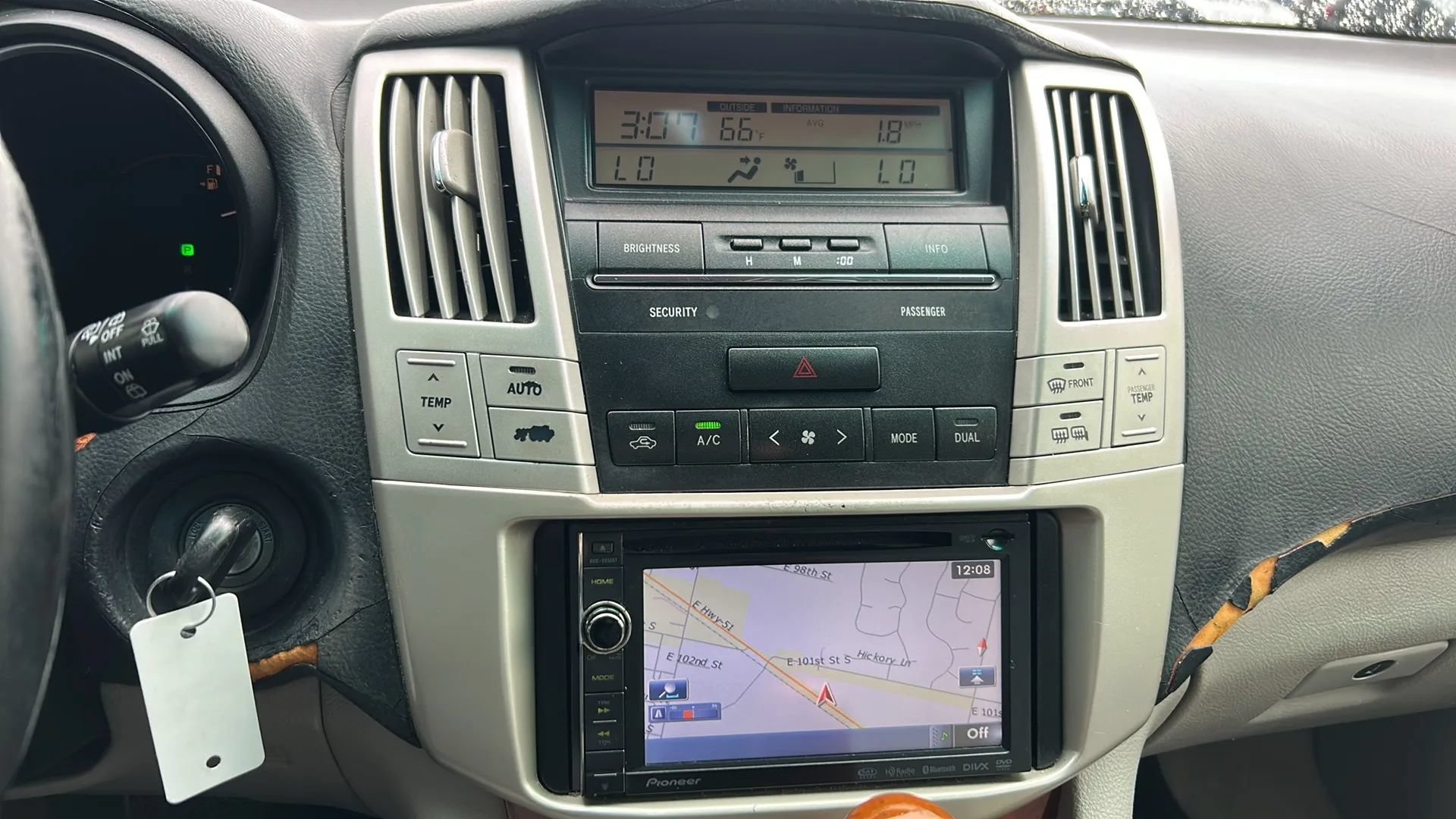 Used 2004 Lexus RX 330 AWD image 32