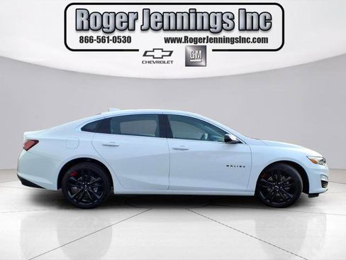 Used 2025 Chevrolet Malibu LT w/ Redline Edition image 5