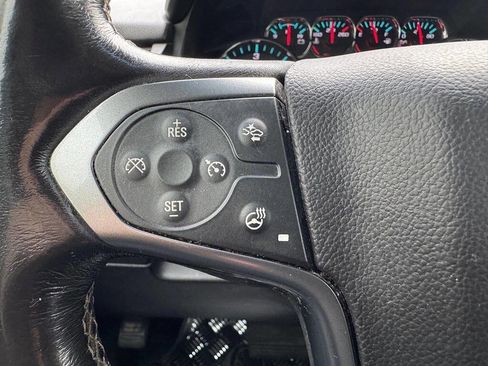 Used 2018 Chevrolet Suburban LT w/ LT Signature Package image 23