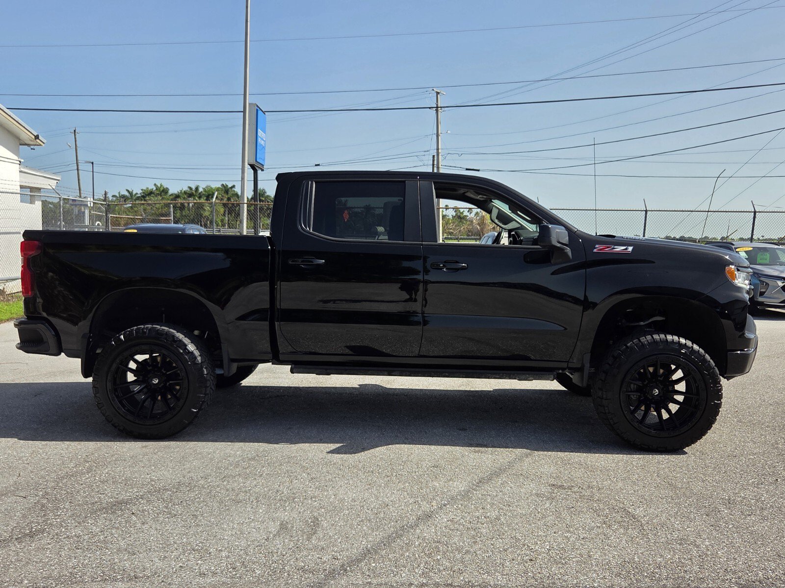 Used 2023 Chevrolet Silverado 1500 RST AWD/4WD image 6