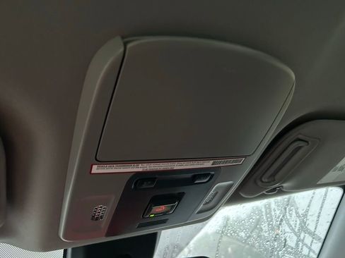 Used 2021 Toyota Camry SE image 28