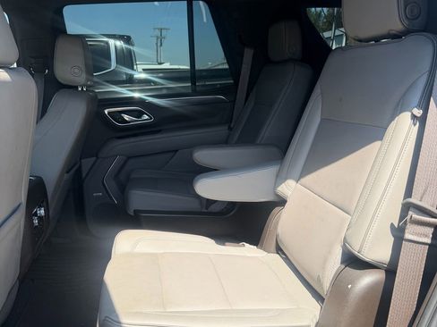 Used 2021 GMC Yukon SLT w/ SLT Luxury Plus Package AWD/4WD image 6