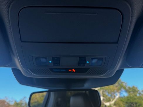 Used 2022 Ford Explorer Limited w/ Equipment Group 301A image 27