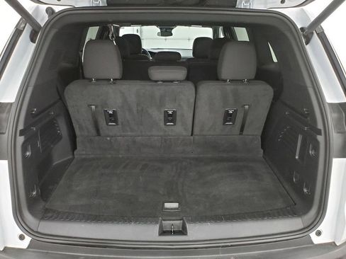 Used 2025 GMC Acadia Elevation image 22