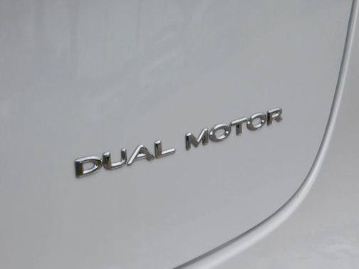 Used 2022 Tesla Model 3 Long Range AWD/4WD image 8