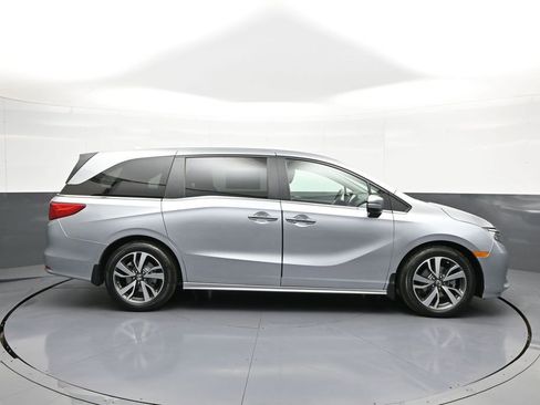 Certified 2023 Honda Odyssey Touring image 5