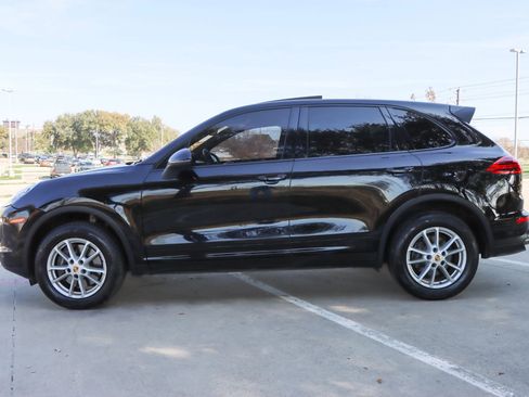 Used 2016 Porsche Cayenne AWD/4WD image 4