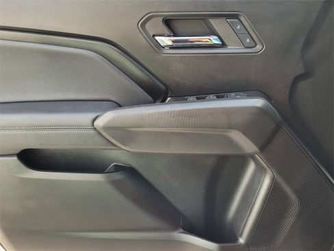 Used 2024 Chevrolet Colorado LT w/ LT Convenience Package image 24