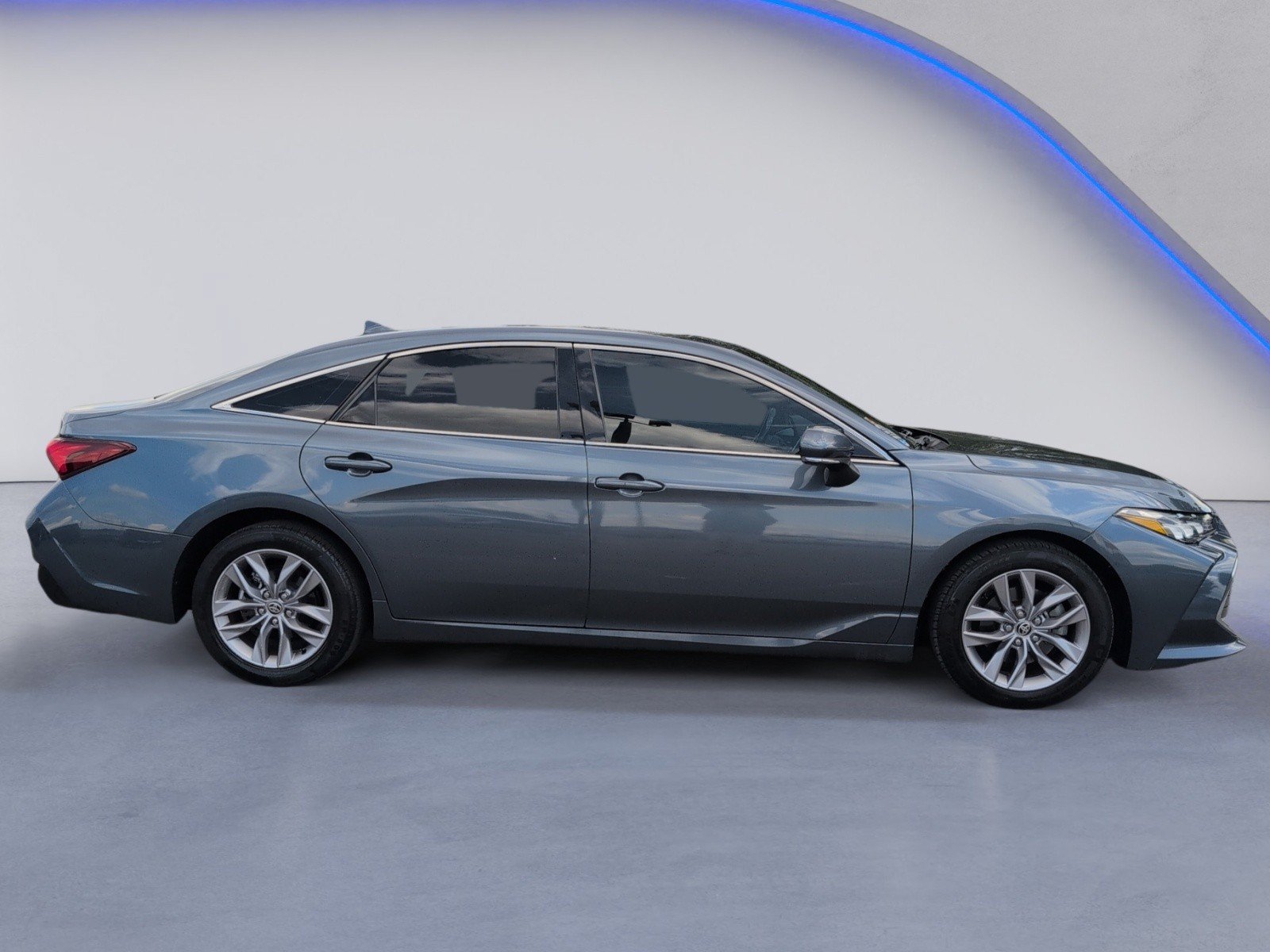Used 2020 Toyota Avalon XLE w/ Moonroof Package FWD image 11