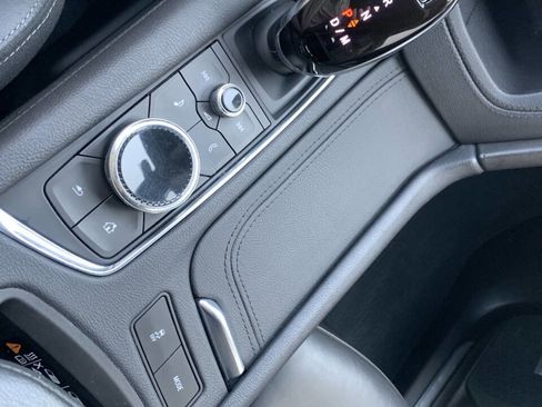 Used 2021 Cadillac XT5 Premium Luxury image 16