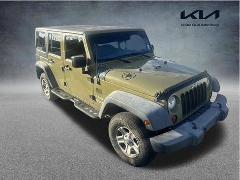 Used 2013 Jeep Wrangler Unlimited Sport w/ Connectivity Group AWD/4WD image 1