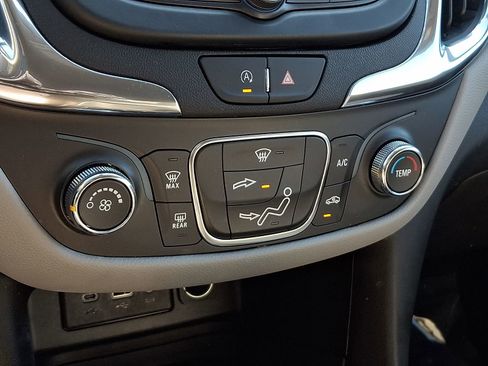 Used 2023 Chevrolet Equinox LS w/ LS Convenience Package image 16