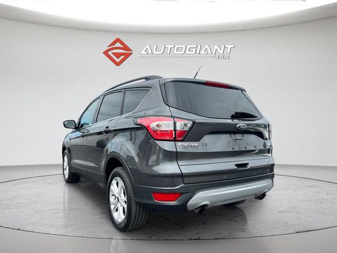 Used 2018 Ford Escape SE image 5